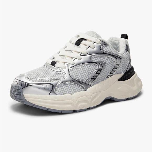 Shoes - Stylish White and Gray Sneakers